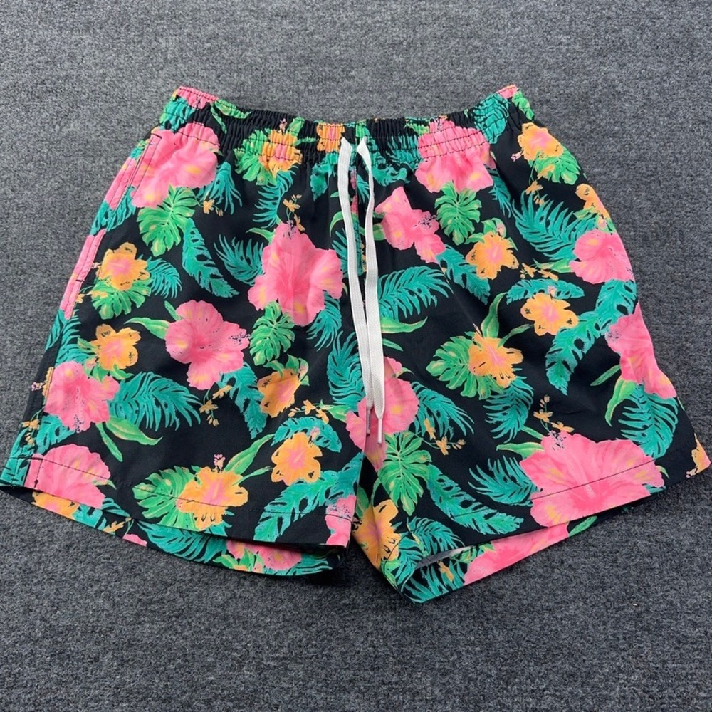 Chubbies Mens Tropical Hibiscus Floral Swim Trunks Black Pink Medium 5.5 Inseam